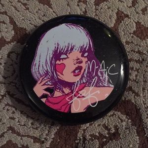 Rare MAC Limited Edition Fafi iridescent powder